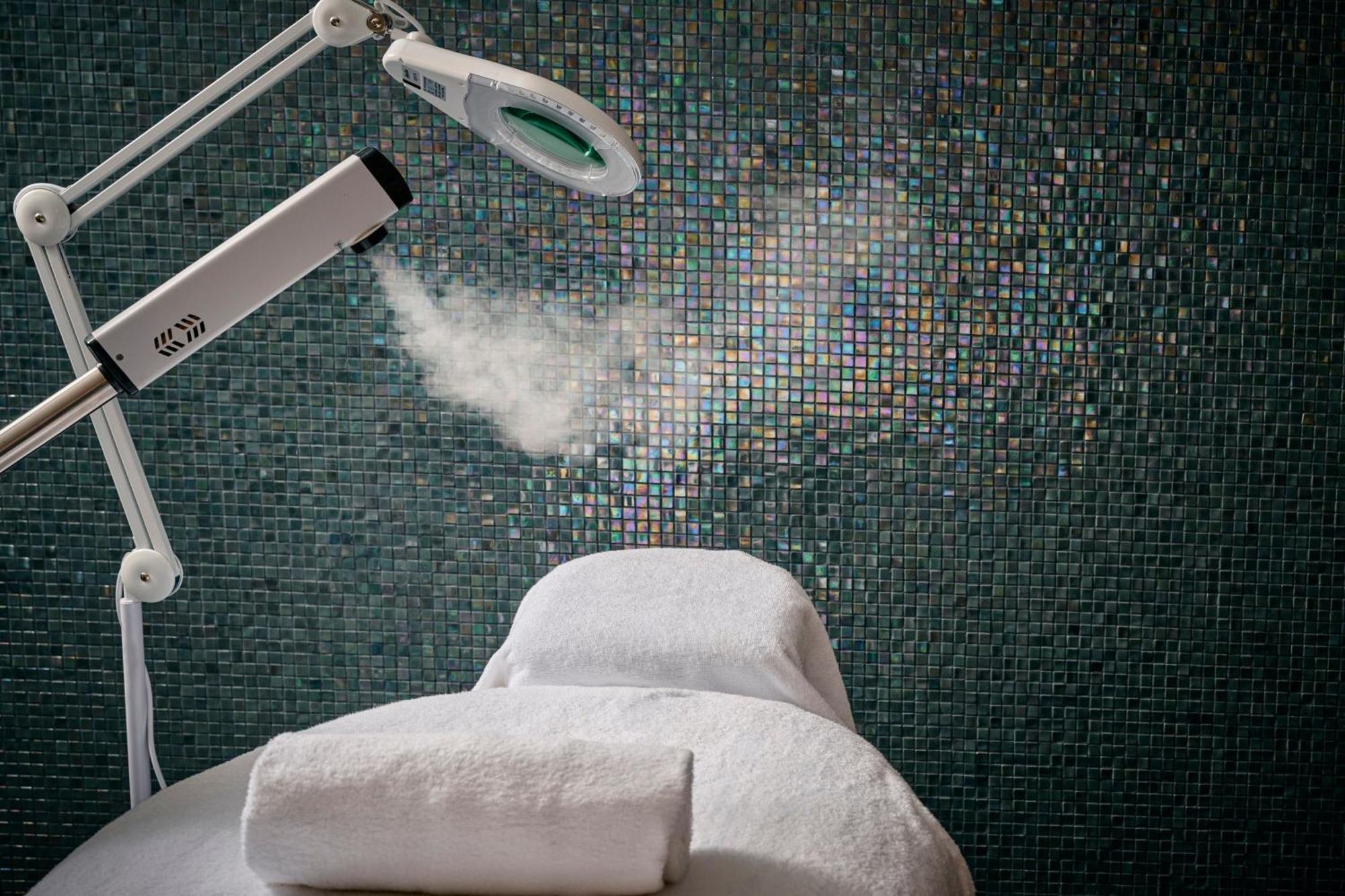 Sheraton Melbourne Hotel Eksteriør billede A steam room